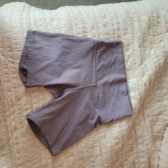 Lululemon Align short 6" in Violet Verbena - Picture 4 of 9